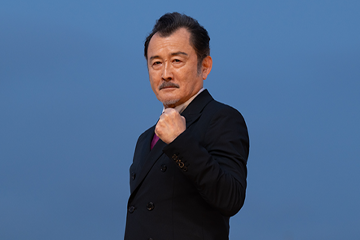帝王賞のゲストキャラクター吉田鋼太郎さんが来場！表彰式プレゼンターやトークショーで帝王賞当日を大いに盛り上げました！！